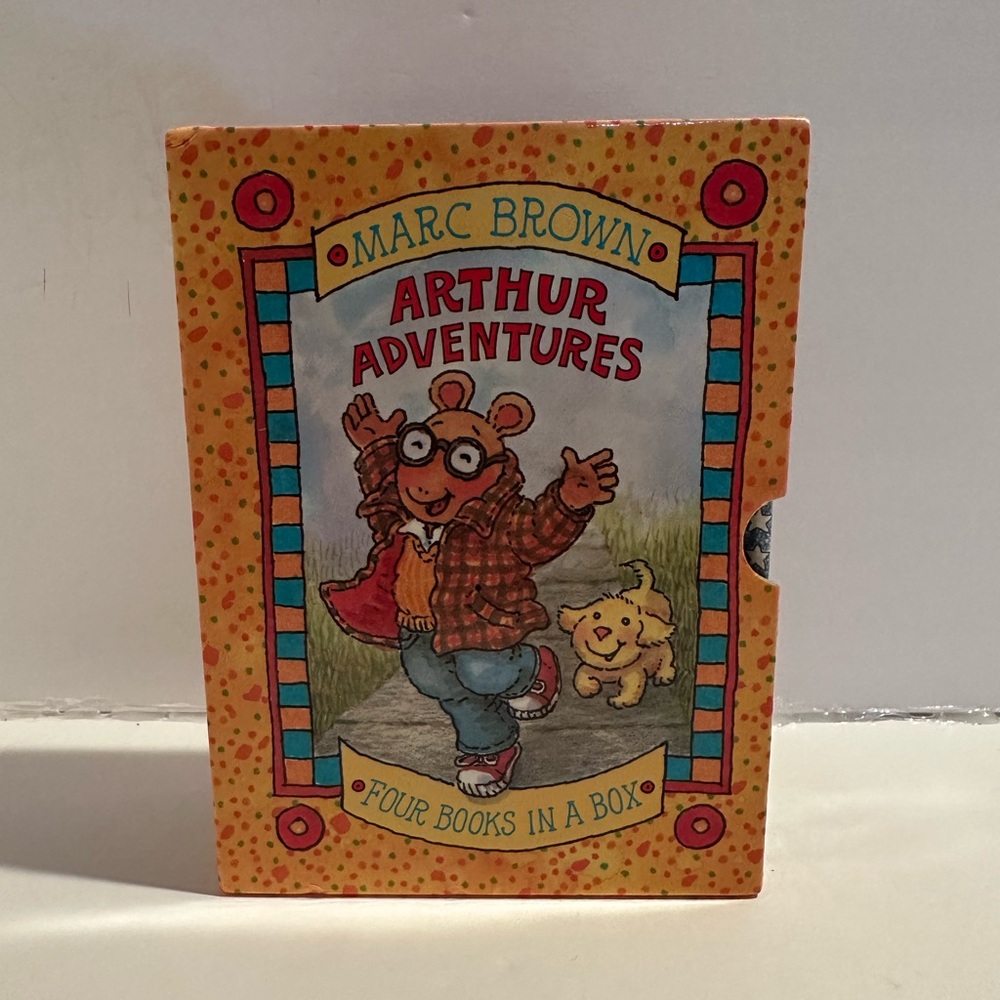 Arthur Adventures Box Set by Marc Brown  (4 Mini Books)